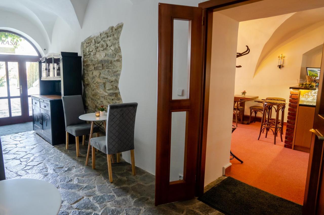 Hotel Penzion Familia Poprad Exterior foto